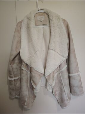 Laundry By Shelli Segal Cream and Tan Faux Shearling Draped Jacket